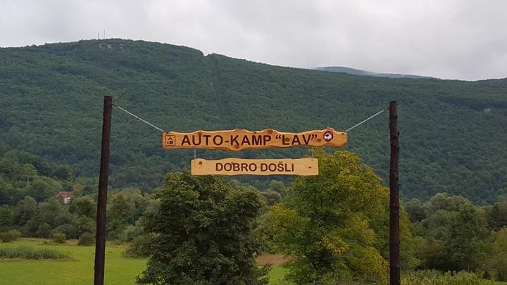 Auto Kamp Lav Hotel Kulen Vakuf Ngoại thất bức ảnh