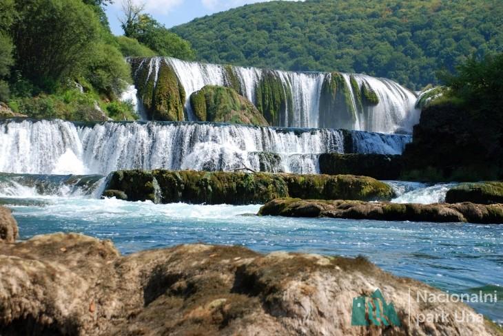 Auto Kamp Lav Hotel Kulen Vakuf Ngoại thất bức ảnh